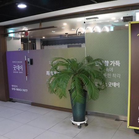 Goodday Jjimjilbang Hotel Incheon Buitenkant foto